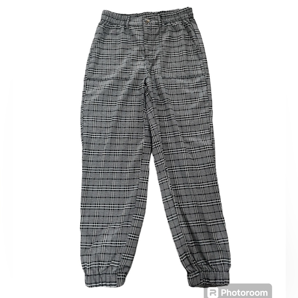 Windsor Women’s Black and White Plaid Jogger Pants